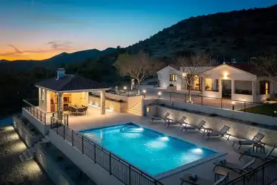 Image de Maison de vacances Vodice pour 1 - 8 personnes avec 4 chambres à coucher - Maison de vacances