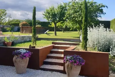 Image de Gîte de charme La cour joyeuse avec atelier d'artiste