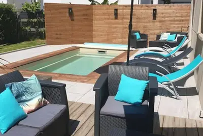 Image de Jardin Verdoyant, Piscine Chauffée Vannes