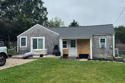 Image de Newly Renovated Cape Cod Retreat: Beach & Melody Tent Steps Away!