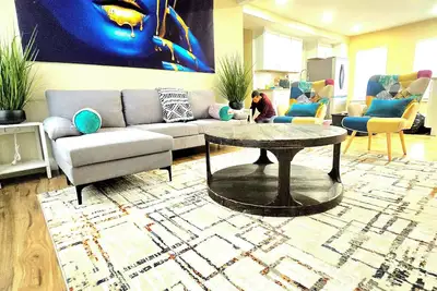 Image de 5 bedroom in the center of Springfield.