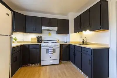 Image de Funky House - Private Hot Tub - Walking Distance to Downtown