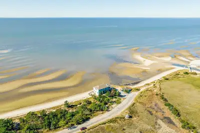 Image de Waterfront Oasis on 2. 5 acres! Those Views!