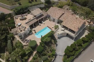 Image de Magnifique Villa, piscine, vue mer exceptionnelle, rooftop équipé, 12 personnes