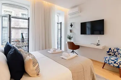 Image de Almada 551 - 2. 1 l Modern Haven by LovelyStay