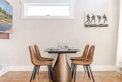 Image de Minutes from Main St Downtown Luxury Getaway