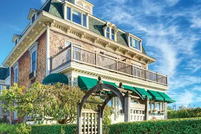 Image de 1 Bedroom Deluxe Suite in Newport, Rhode Island! ! Voyage Inn!