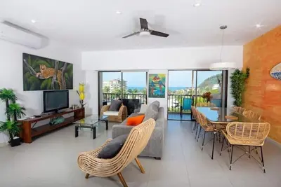 Image de Breathtaking Ocean View Condo