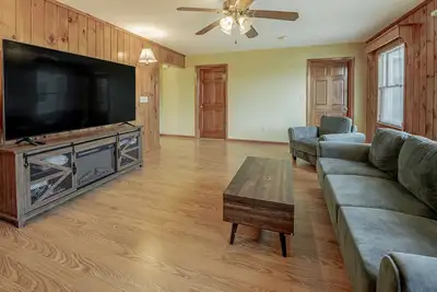 Image de Lakefront Farmhouse