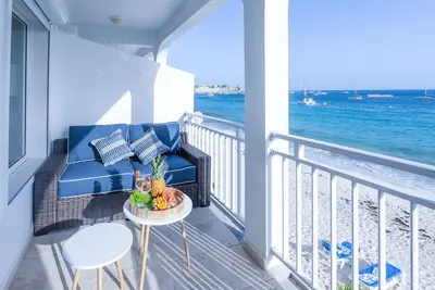 Image de 2 Br 2 Ba, beachfront condo, amazing oceanview, private beach access