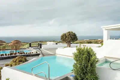 Image de Wonderful Oia Sunset & Sea view Villa | Private Heated Spa Jacuzzi | Villa Diamond | 4 Bedroom Villa | Access to shared pools