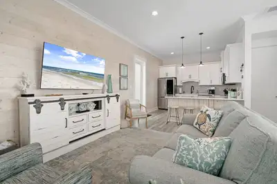 Image de Single Cottage right across the street from the beach with private deeded access