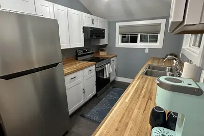 Image de Cozy Farmstead Cottage located on Old Mission Peninsula Lavender Farm.