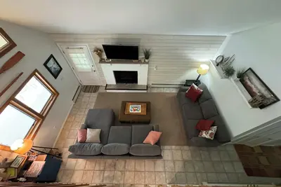 Image de Escape to comfort in our newly updated home in the Hideout