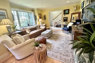 Image de Victorian Garden Hideaway près de la plage, des sentiers, de Sf, de Silicon Val