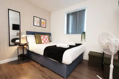 Image de Contemporary & Chic Studio No3 -CoHost Collections