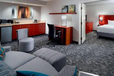 Image de Stay in Style at the Atlanta Hotel! 2 Modern Units, Seasonal Pool, Pet-friendly!