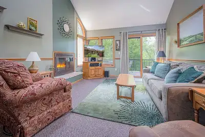 Image de Near golf courses and amenities!