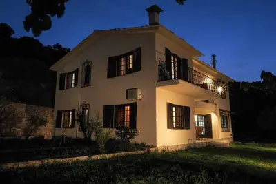 Image de Sonia Rustic Mansion - 5 chambres Ă 30 secondes Ă pied de la plage!