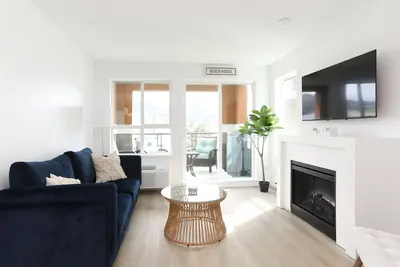 Image de 2 Bed + Den 2 Bath Downtown Kelowna