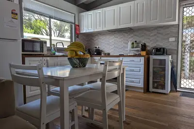 Image de Entire Home. Relax Unwind, Surrounded by Lakes, Beaches, and National Parks