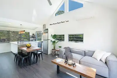 Image de Rise: Striking Style & Games Room, 5 min Walk to Beach