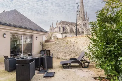 Image de Location Au Pied De L'Église: Maison Rénovée, Terrasse Privée, Tout Inclus!