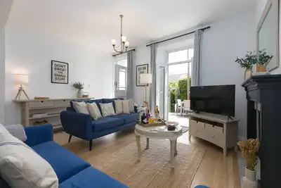 Image de Reflections – Sleeps 6 – On-Site Parking – Sea Views – Outside Space