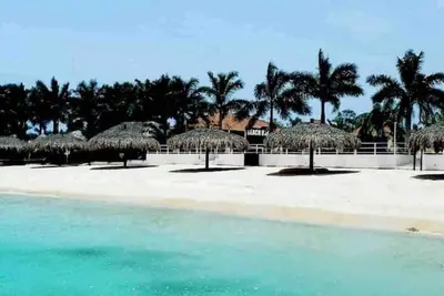Image de Between Montego Bay & Ochi Rios. Oceanview Villa with pool and includes cook.