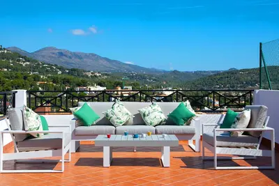 Image de Joli appartement pour 6 personnes avec piscine, Wifi, climatisation, Tv, terrasse et parking