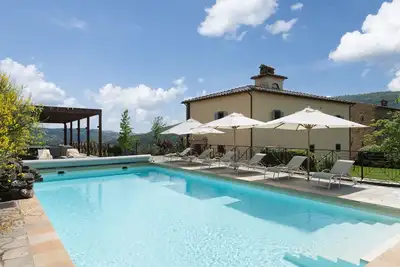 Image de Maison de vacances privée avec piscine, Wifi, bain à remous, climatisation, Tv, patio