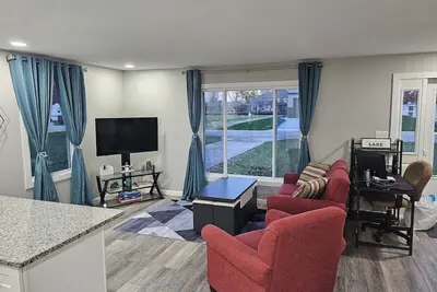 Image de Boaters Paradise: Stay, Sail, and Dine!