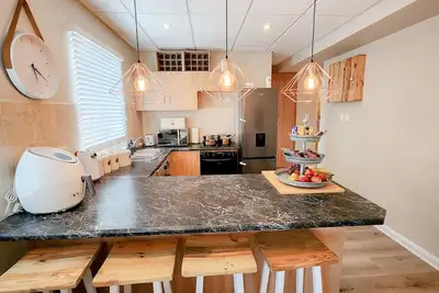 Image de Central located on the Main rd, fully equiped apartment.