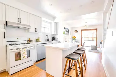Image de Gorgeous Home in the Heart of St. Clair West!