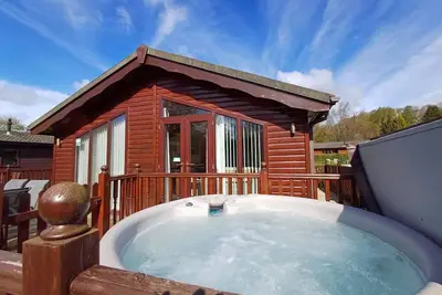 Lakeside 1 Lodge -  a holiday lodge that sleeps 4 guests  in 2 bedrooms
