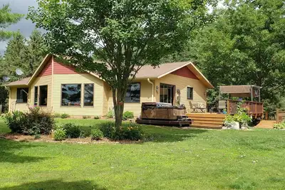 Image de Lake Living! Includes Pontoon Boat!