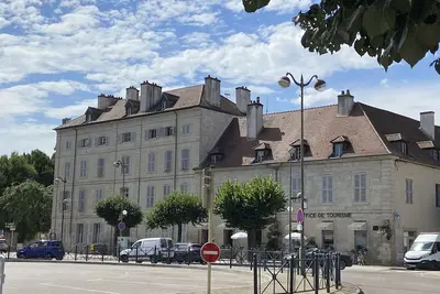 Image de Chez Faustin et FélicieAppartement  2 chambres Place Grevy avec cave pour vélos