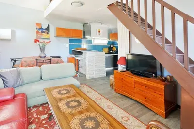 Image de Jolie petite maison, résidence privée, grands espaces verts