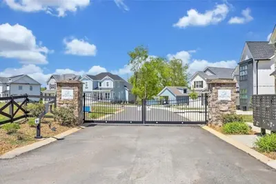 Image de Lakeside Laurel  Community Pool & Lake Access