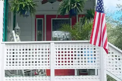 Image de Paige's Place at the Beach Early Check -ins! Fido Friendly