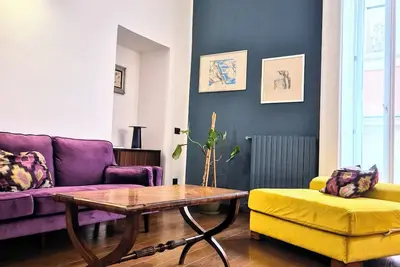 Image de Elegant and bright 220 sqm renovated flat in the city center