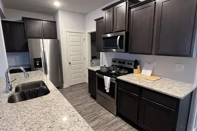 Image de Northwest Huntsville 4 Bedroom House with Parking