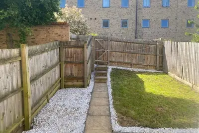Image de Cosy & Contemporary 4bdr Chesterton House w High Speed Wifi, Gardern & Parking