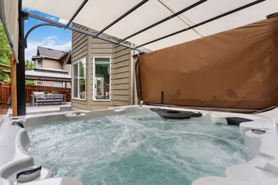 Image de Cheerful Pet friendly Hot tub home located in Springer Estates.