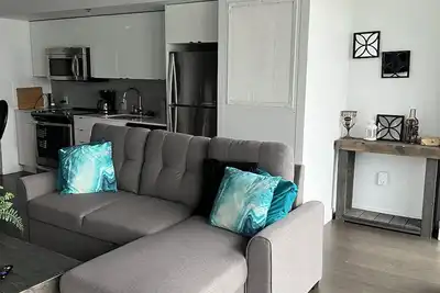 Image de Modern Luxury 2 bed sleeps 5 wifi laundry king bed