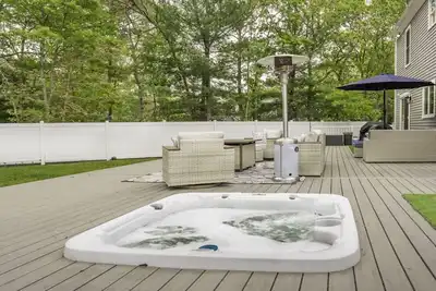 Image de Charming Falmouth Getaway w/ Hot Tub & Playground