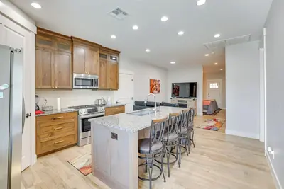 Image de Toquerville Home w/ Mtn Views, Near State Parks!