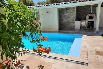 Image de Dépendance avec piscine et jardin privés