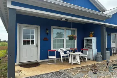 Image de #1 Funny Farm Cabins on the pond