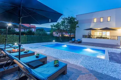 Image de Belle maison de 5 chambres Ă Kraj